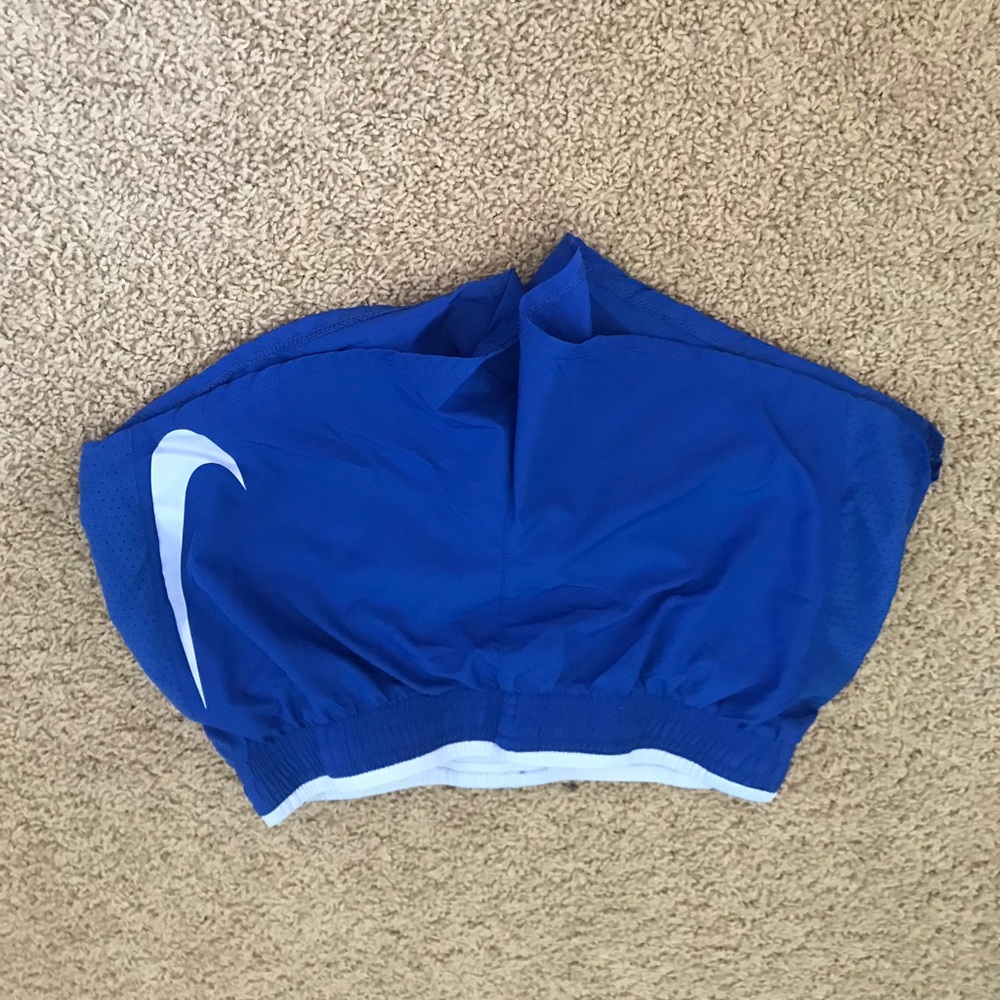 nike shorts size: small